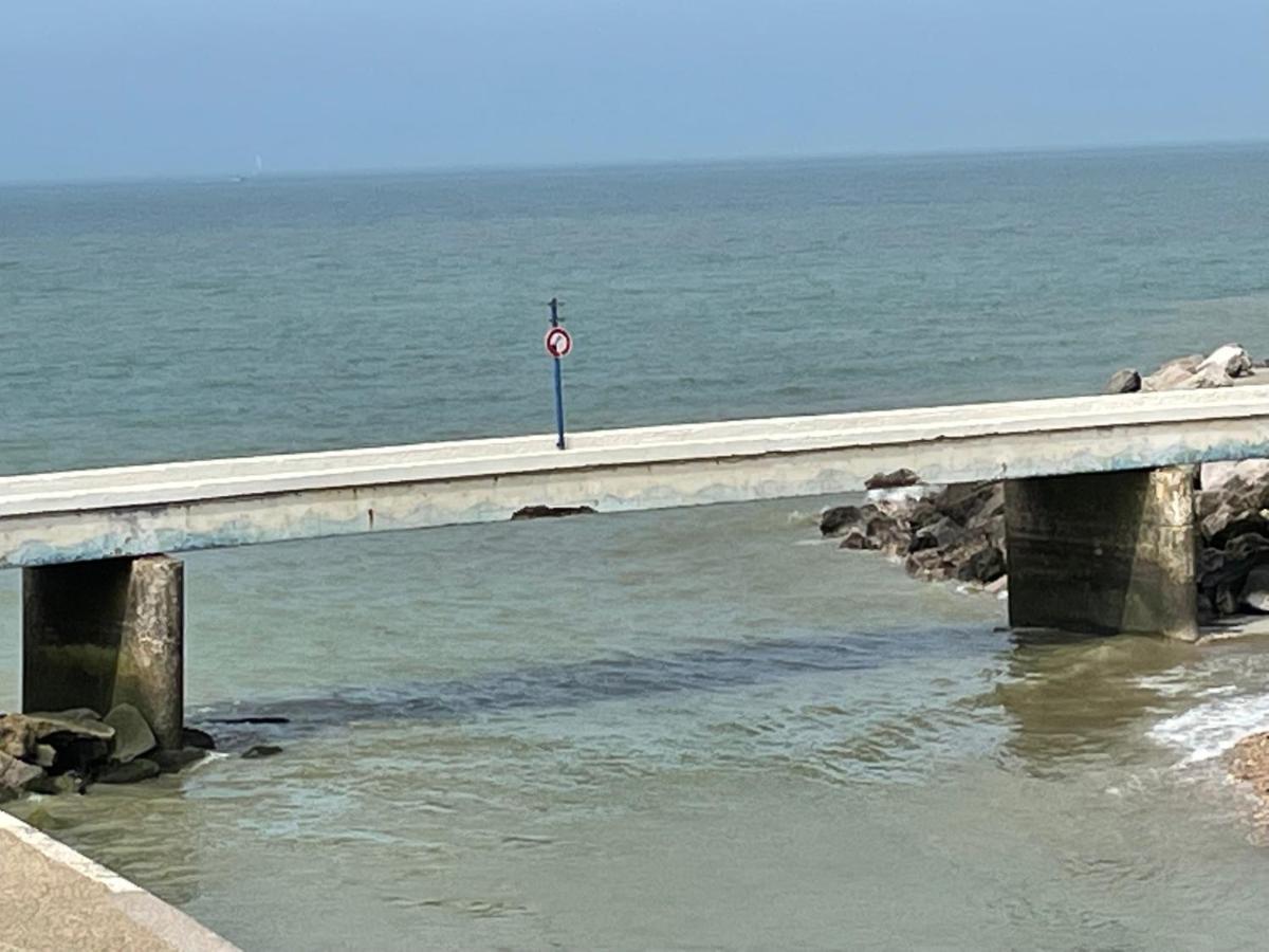 Appartement Wimereux "Les Pieds Dans L'Eau", Parking, Wifi Luaran gambar